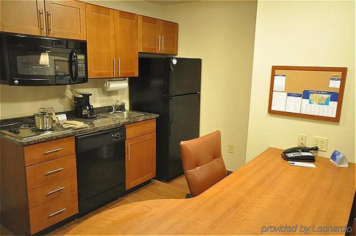 Candlewood By Ihg Hotel Reading