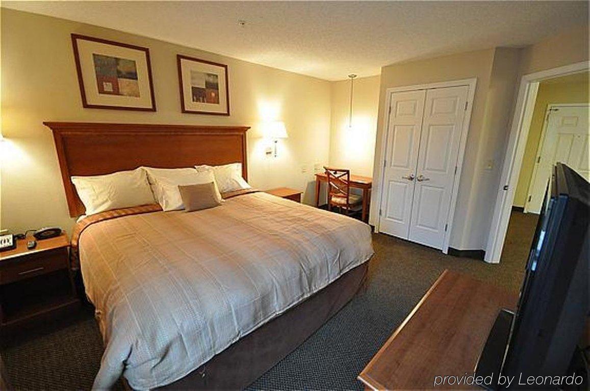 Candlewood By Ihg Hotel Reading