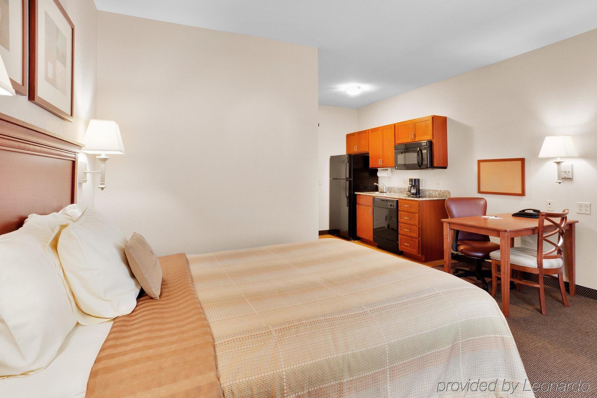 Hotel Candlewood By Ihg 3*